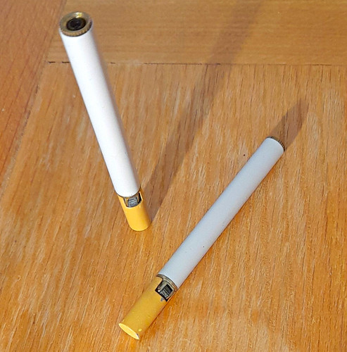 White cigarette style - 2x, cigarette-style